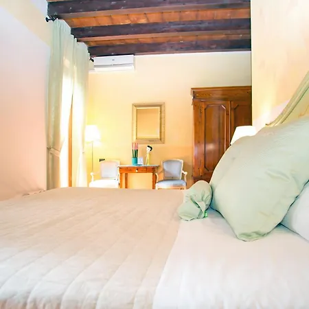 Veronetta House 4*