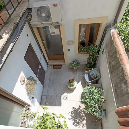 Veronetta House Gasthof 3*