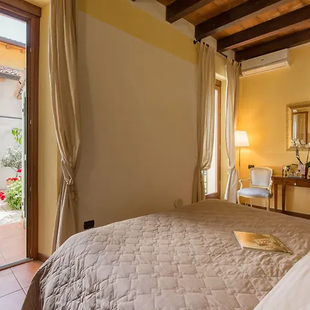 Veronetta House 4*