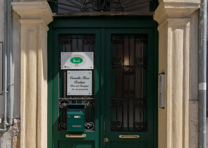 Veronetta House بيت ضيافة 4*
